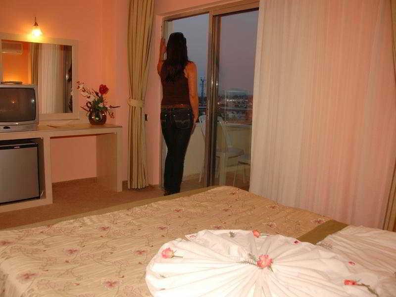 Sunbeach Hill Hotel Sidé Extérieur photo