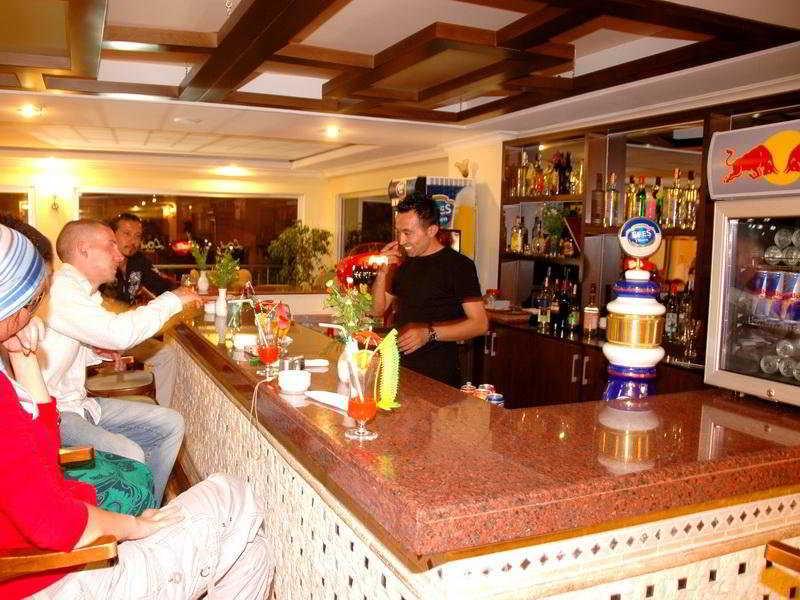Sunbeach Hill Hotel Sidé Extérieur photo
